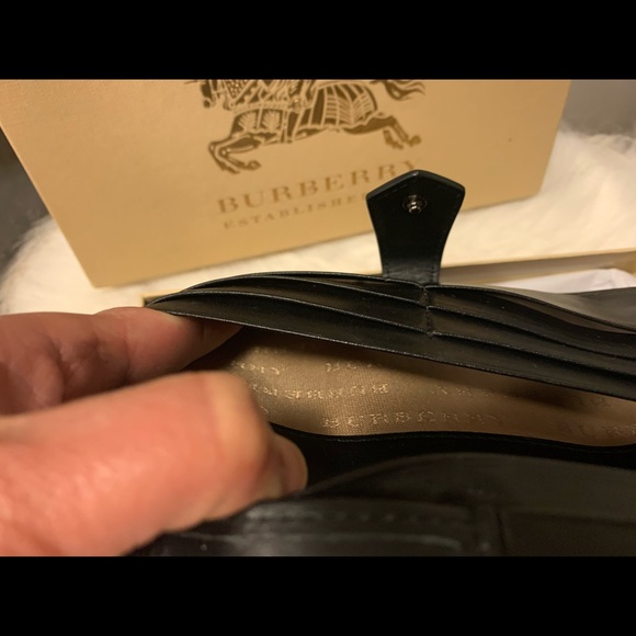 Burberry Wallet - Picture 7 of 8